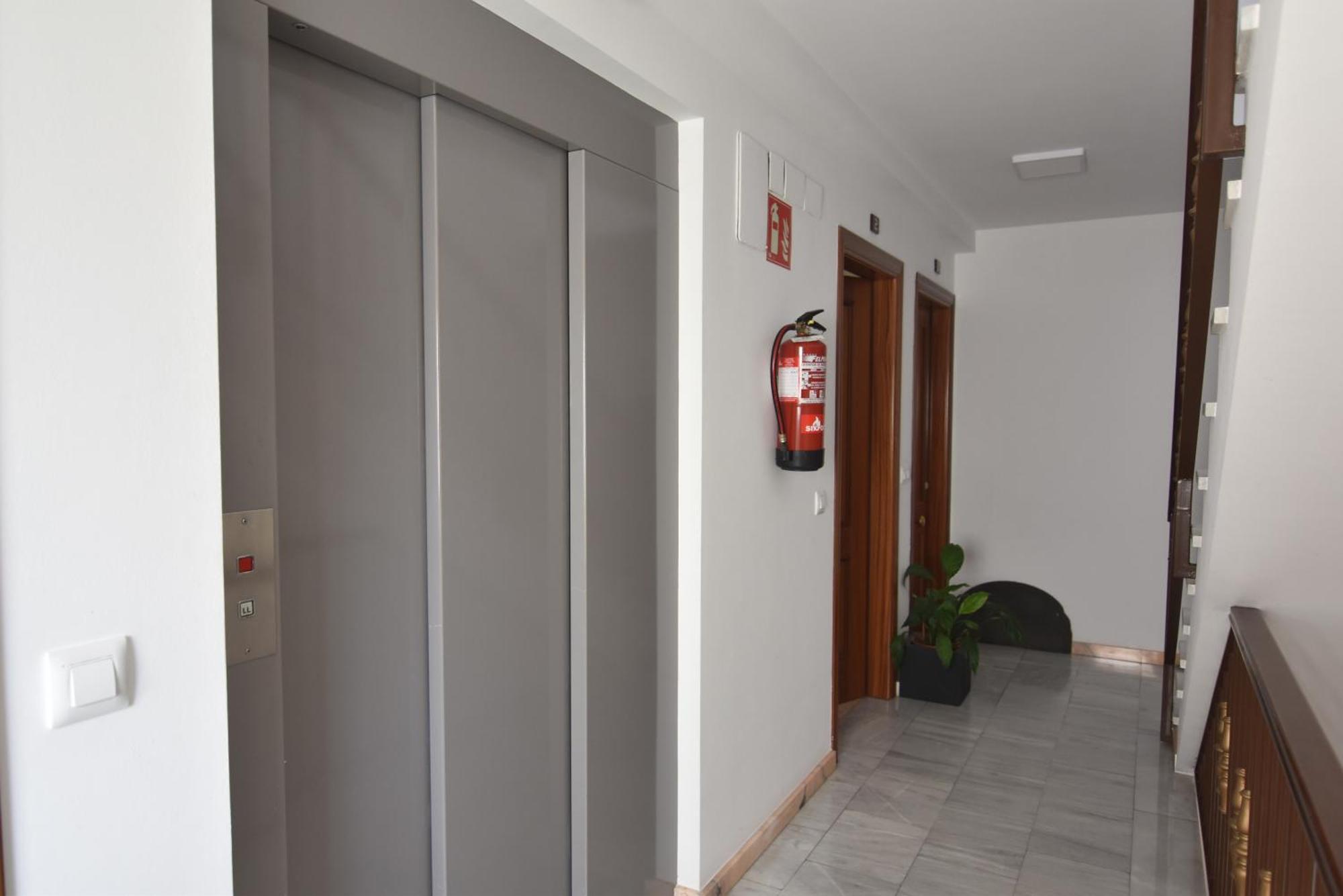 Rnet - Lluis Companys Roses Apartamento Exterior foto